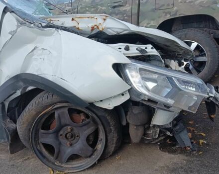 Белый Рено Сандеро, объемом двигателя 1 л и пробегом 100 тыс. км за 1300 $, фото 5 на Automoto.ua