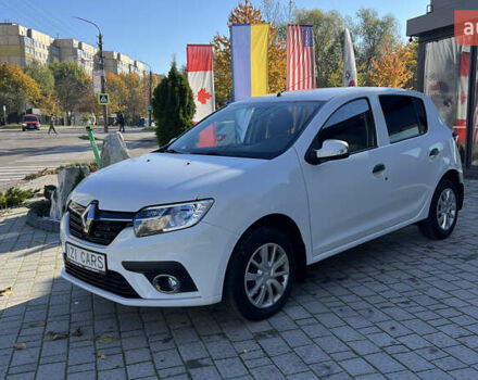 Білий Рено Сандеро, об'ємом двигуна 0.9 л та пробігом 26 тис. км за 13500 $, фото 2 на Automoto.ua