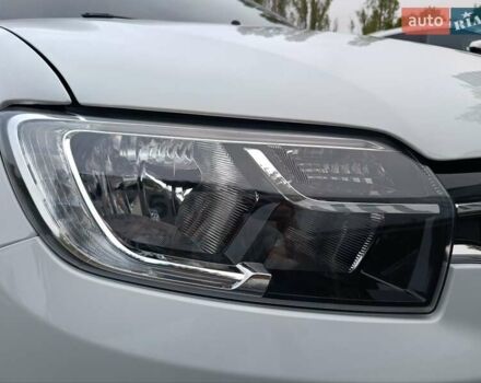 Рено Сандеро 2020 в Одессе на Automoto.ua Белый Рено Сандеро, объемом двигателя 1 л и пробегом 57 тыс. км за 9200 $, фото 53 на Automoto.ua