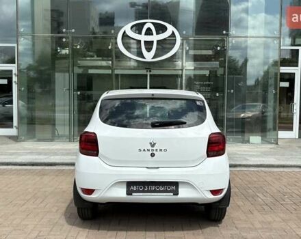 Белый Рено Сандеро, объемом двигателя 0.9 л и пробегом 73 тыс. км за 9990 $, фото 3 на Automoto.ua