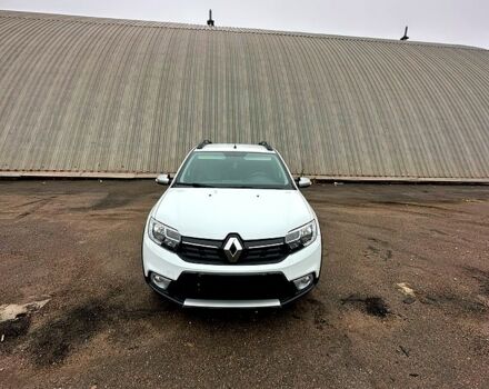 Белый Рено Сандеро, объемом двигателя 1.5 л и пробегом 58 тыс. км за 10999 $, фото 1 на Automoto.ua