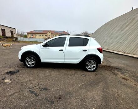 Белый Рено Сандеро, объемом двигателя 1.5 л и пробегом 58 тыс. км за 10999 $, фото 4 на Automoto.ua