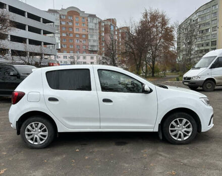Белый Рено Сандеро, объемом двигателя 0 л и пробегом 51 тыс. км за 8000 $, фото 6 на Automoto.ua