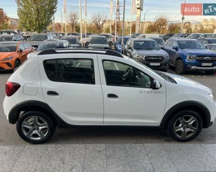 Белый Рено Сандеро, объемом двигателя 0.9 л и пробегом 111 тыс. км за 7736 $, фото 7 на Automoto.ua