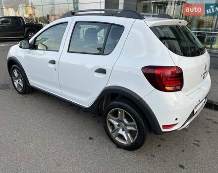 Белый Рено Сандеро, объемом двигателя 0.9 л и пробегом 111 тыс. км за 7736 $, фото 4 на Automoto.ua