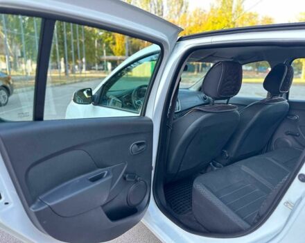 Рено Сандеро 2021 в Запорожье на Automoto.ua Белый Рено Сандеро, объемом двигателя 1 л и пробегом 98 тыс. км за 8100 $, фото 19 на Automoto.ua