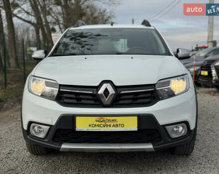 Белый Рено Сандеро, объемом двигателя 0.9 л и пробегом 65 тыс. км за 10000 $, фото 2 на Automoto.ua