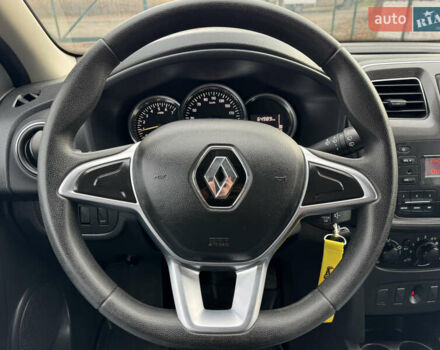 Белый Рено Сандеро, объемом двигателя 0.9 л и пробегом 65 тыс. км за 10000 $, фото 13 на Automoto.ua