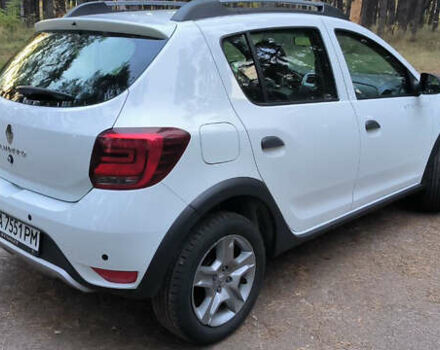 Белый Рено Сандеро, объемом двигателя 0.9 л и пробегом 52 тыс. км за 10999 $, фото 6 на Automoto.ua