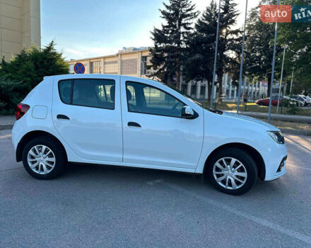 Білий Рено Сандеро, об'ємом двигуна 1 л та пробігом 98 тис. км за 8890 $, фото 10 на Automoto.ua