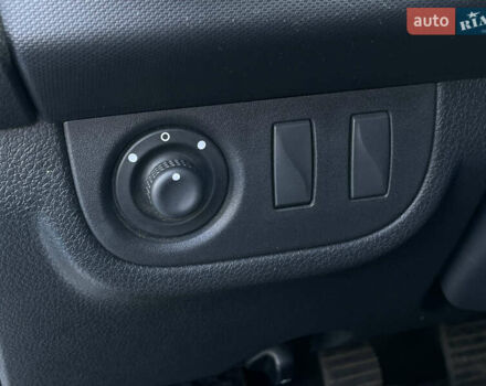 Білий Рено Сандеро, об'ємом двигуна 0.9 л та пробігом 56 тис. км за 8500 $, фото 18 на Automoto.ua