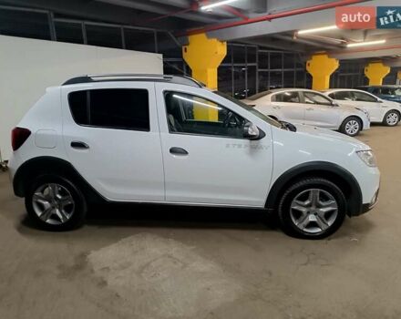Белый Рено Сандеро, объемом двигателя 1.46 л и пробегом 191 тыс. км за 9200 $, фото 2 на Automoto.ua