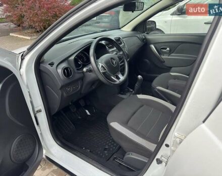 Белый Рено Сандеро, объемом двигателя 0.9 л и пробегом 68 тыс. км за 9400 $, фото 6 на Automoto.ua