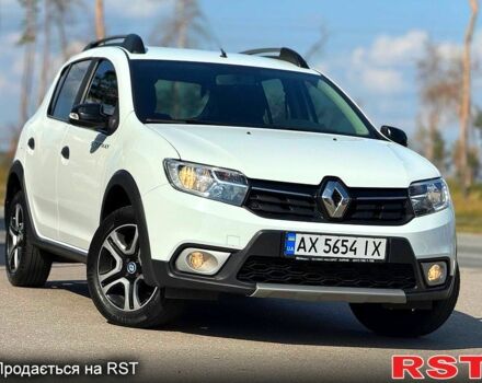 Белый Рено Сандеро, объемом двигателя 0.9 л и пробегом 50 тыс. км за 11600 $, фото 1 на Automoto.ua