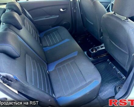 Белый Рено Сандеро, объемом двигателя 0.9 л и пробегом 50 тыс. км за 11600 $, фото 7 на Automoto.ua