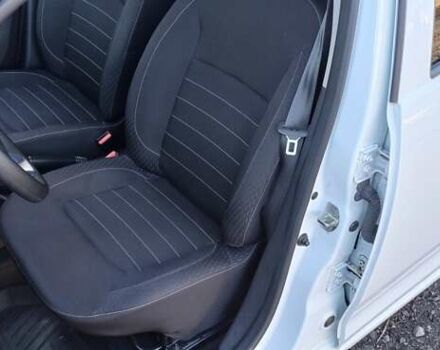 Белый Рено Сандеро, объемом двигателя 0.9 л и пробегом 45 тыс. км за 8300 $, фото 10 на Automoto.ua