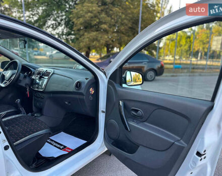 Білий Рено Сандеро, об'ємом двигуна 1 л та пробігом 98 тис. км за 8890 $, фото 20 на Automoto.ua