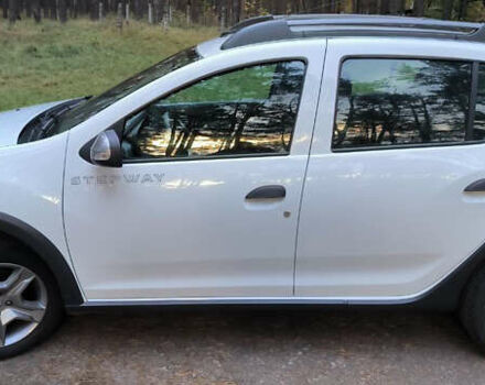 Белый Рено Сандеро, объемом двигателя 0.9 л и пробегом 52 тыс. км за 10999 $, фото 3 на Automoto.ua