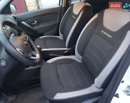 Белый Рено Сандеро, объемом двигателя 0.9 л и пробегом 50 тыс. км за 9999 $, фото 12 на Automoto.ua