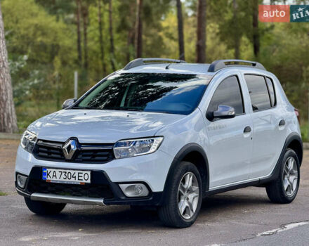 Белый Рено Сандеро, объемом двигателя 1.46 л и пробегом 75 тыс. км за 10800 $, фото 2 на Automoto.ua
