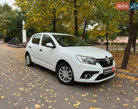 Рено Сандеро 2021 в Запорожье на Automoto.ua Белый Рено Сандеро, объемом двигателя 1 л и пробегом 99 тыс. км за 7999 $, фото 3 на Automoto.ua