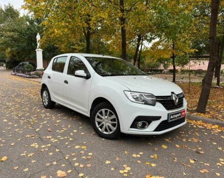 Білий Рено Сандеро, об'ємом двигуна 1 л та пробігом 99 тис. км за 7999 $, фото 1 на Automoto.ua