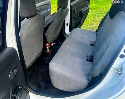 Білий Рено Сандеро, об'ємом двигуна 1 л та пробігом 53 тис. км за 9600 $, фото 7 на Automoto.ua