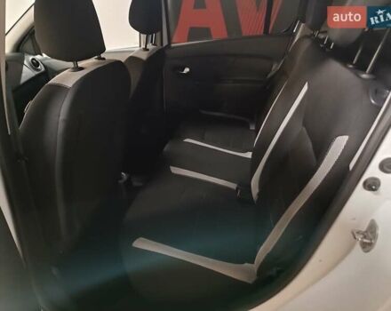 Белый Рено Сандеро, объемом двигателя 1.46 л и пробегом 191 тыс. км за 9200 $, фото 7 на Automoto.ua