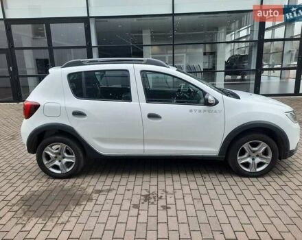 Белый Рено Сандеро, объемом двигателя 0.9 л и пробегом 108 тыс. км за 9999 $, фото 1 на Automoto.ua