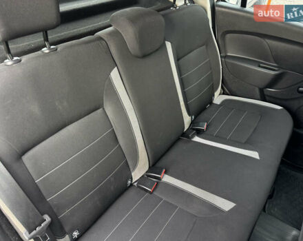 Белый Рено Сандеро, объемом двигателя 0.9 л и пробегом 65 тыс. км за 10000 $, фото 12 на Automoto.ua