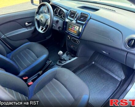 Белый Рено Сандеро, объемом двигателя 0.9 л и пробегом 50 тыс. км за 11600 $, фото 5 на Automoto.ua