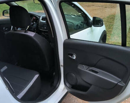 Белый Рено Сандеро, объемом двигателя 0.9 л и пробегом 52 тыс. км за 10999 $, фото 14 на Automoto.ua