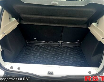 Белый Рено Сандеро, объемом двигателя 1.5 л и пробегом 37 тыс. км за 13500 $, фото 4 на Automoto.ua