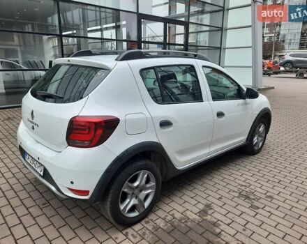 Белый Рено Сандеро, объемом двигателя 0.9 л и пробегом 108 тыс. км за 9999 $, фото 5 на Automoto.ua