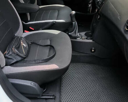 Белый Рено Сандеро, объемом двигателя 0.9 л и пробегом 52 тыс. км за 10999 $, фото 16 на Automoto.ua