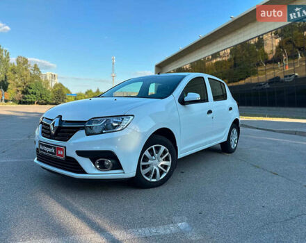 Білий Рено Сандеро, об'ємом двигуна 1 л та пробігом 98 тис. км за 8890 $, фото 1 на Automoto.ua