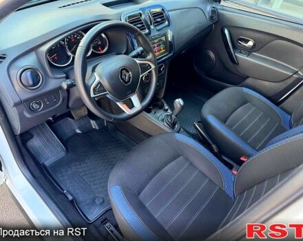 Белый Рено Сандеро, объемом двигателя 0.9 л и пробегом 50 тыс. км за 11600 $, фото 4 на Automoto.ua