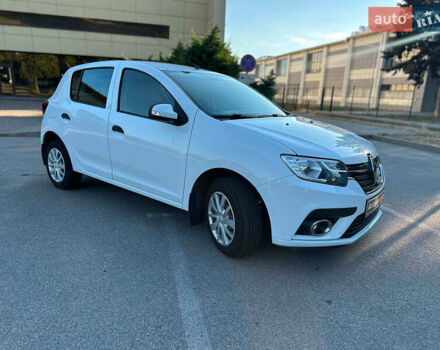 Білий Рено Сандеро, об'ємом двигуна 1 л та пробігом 98 тис. км за 8890 $, фото 9 на Automoto.ua