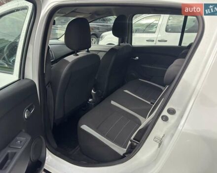 Белый Рено Сандеро, объемом двигателя 0.9 л и пробегом 68 тыс. км за 9400 $, фото 5 на Automoto.ua