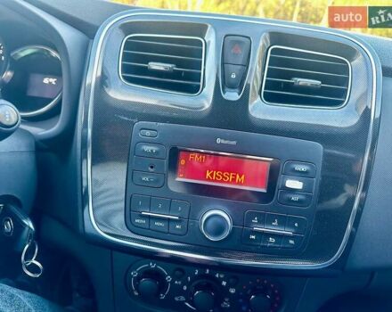 Білий Рено Сандеро, об'ємом двигуна 0.9 л та пробігом 53 тис. км за 9600 $, фото 19 на Automoto.ua