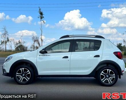 Белый Рено Сандеро, объемом двигателя 0.9 л и пробегом 50 тыс. км за 11600 $, фото 3 на Automoto.ua