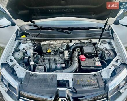 Білий Рено Сандеро, об'ємом двигуна 0.9 л та пробігом 53 тис. км за 9600 $, фото 17 на Automoto.ua