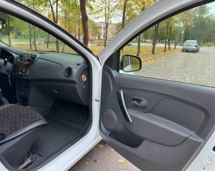 Білий Рено Сандеро, об'ємом двигуна 1 л та пробігом 99 тис. км за 7999 $, фото 15 на Automoto.ua