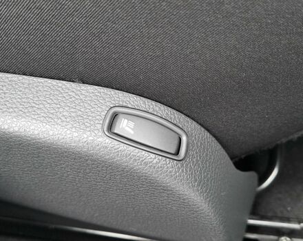 Рено Сандеро 2021 в Киеве на Automoto.ua Белый Рено Сандеро, объемом двигателя 0.9 л и пробегом 72 тыс. км за 9990 $, фото 2 на Automoto.ua