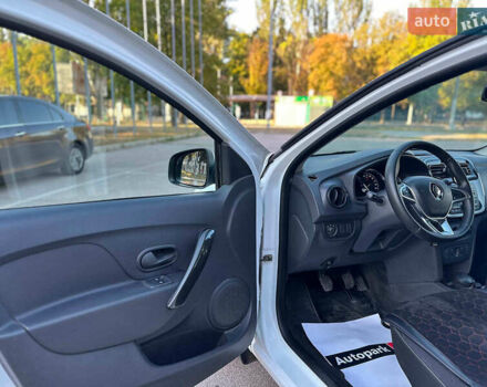 Білий Рено Сандеро, об'ємом двигуна 1 л та пробігом 98 тис. км за 8890 $, фото 19 на Automoto.ua