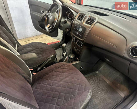 Белый Рено Сандеро, объемом двигателя 0.9 л и пробегом 101 тыс. км за 9550 $, фото 13 на Automoto.ua