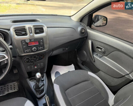 Белый Рено Сандеро, объемом двигателя 1.46 л и пробегом 75 тыс. км за 10800 $, фото 13 на Automoto.ua
