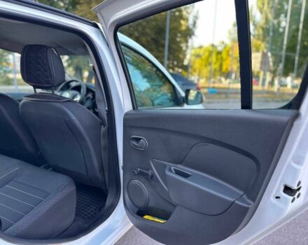 Рено Сандеро 2021 в Запорожье на Automoto.ua Белый Рено Сандеро, объемом двигателя 1 л и пробегом 98 тыс. км за 8100 $, фото 22 на Automoto.ua