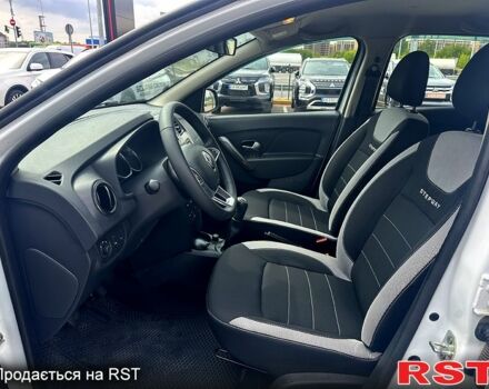 Белый Рено Сандеро, объемом двигателя 1.5 л и пробегом 34 тыс. км за 12500 $, фото 8 на Automoto.ua