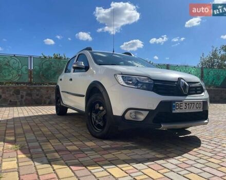 Рено Сандеро 2021 в Кривом Озере на Automoto.ua Белый Рено Сандеро, объемом двигателя 0.9 л и пробегом 64 тыс. км за 10000 $, фото 5 на Automoto.ua